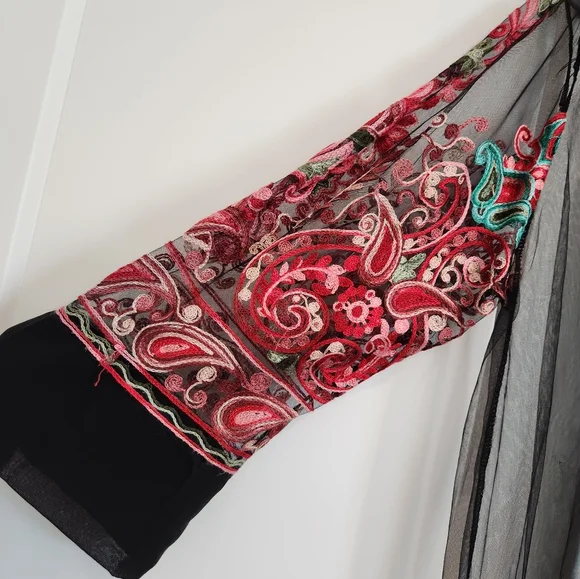 Embroidered Robe - Picture 2 of 3